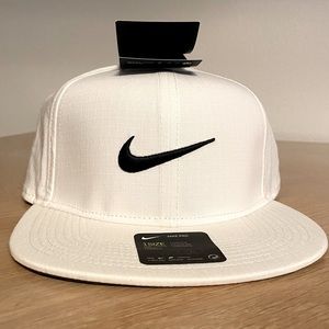 Nike Golf Pro Hat NWT SnapBack